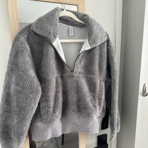 Gray fleece quarter zip sweatshirt Varley